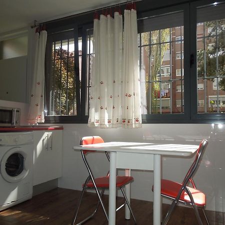 Apartamento Cuatro Torres Madrid Bagian luar foto