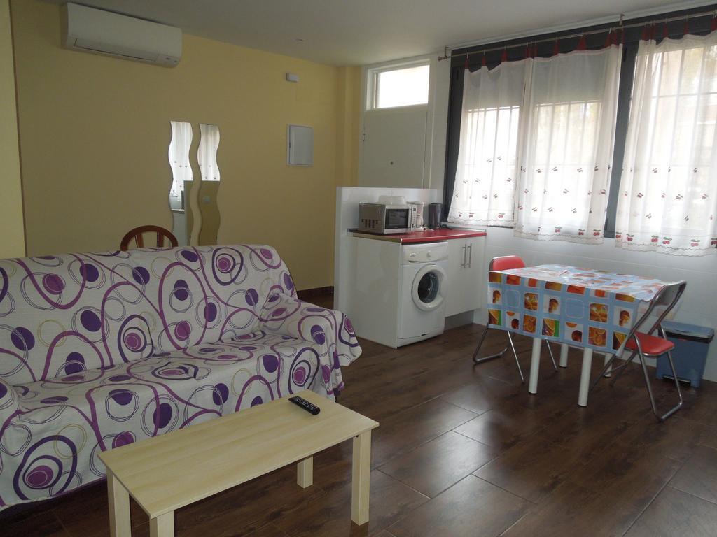Apartamento Cuatro Torres Madrid Bagian luar foto